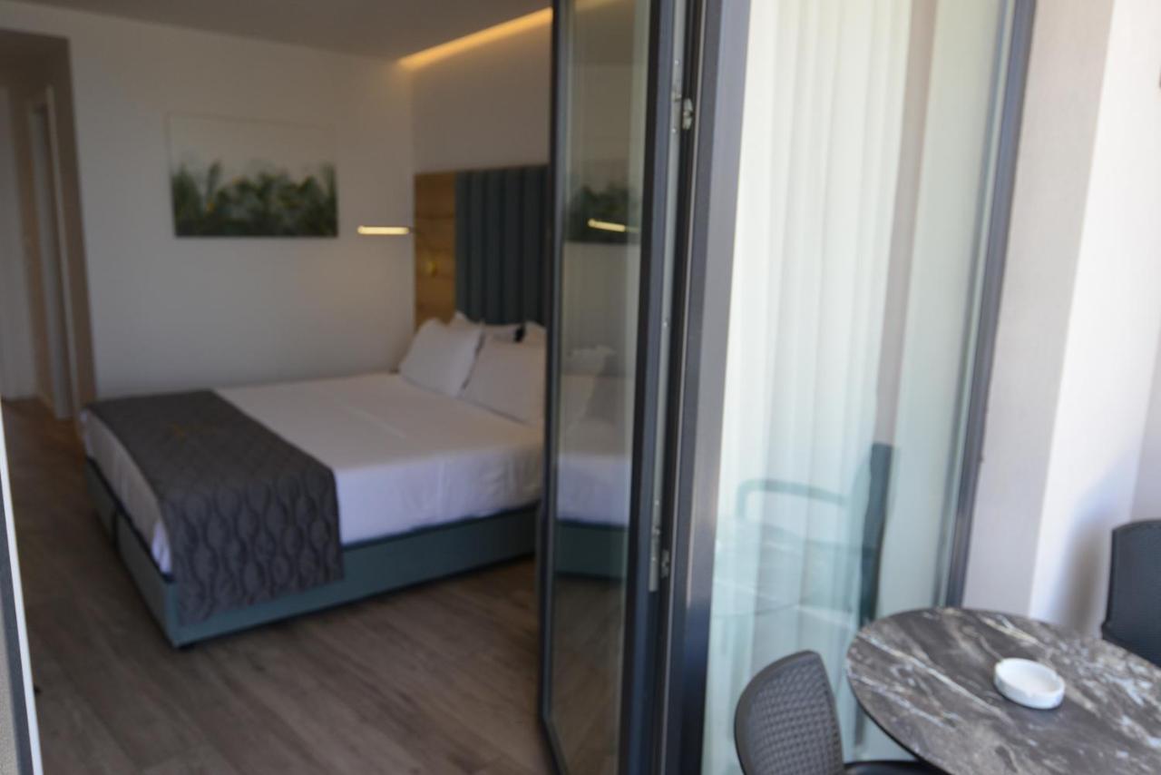 Ebbi Hotel Dhërmi Eksteriør bilde